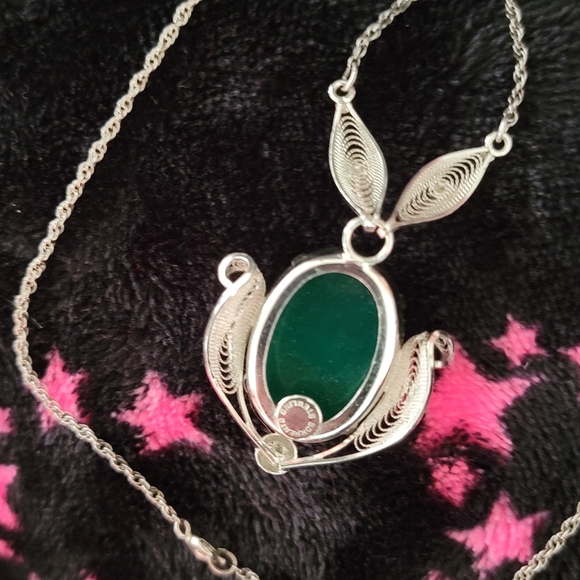 Sterling Necklace with Intricate Detail Oval Green Onyx Filigree Pendant - Picture 8 of 14